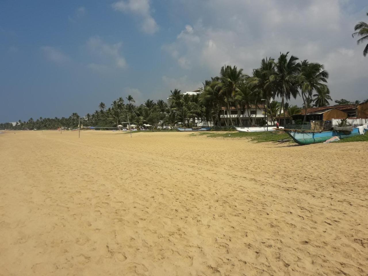 Sea Front Hikkaduwa Apartment Exterior photo